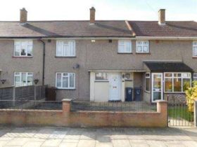 3 bedroom Terraced for sale